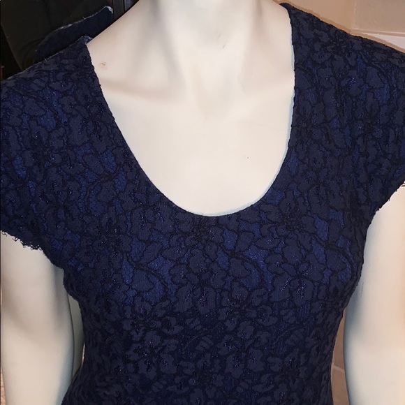 Navy blue lace DVF zipper back Wanda dress size 6 - Picture 3 of 4
